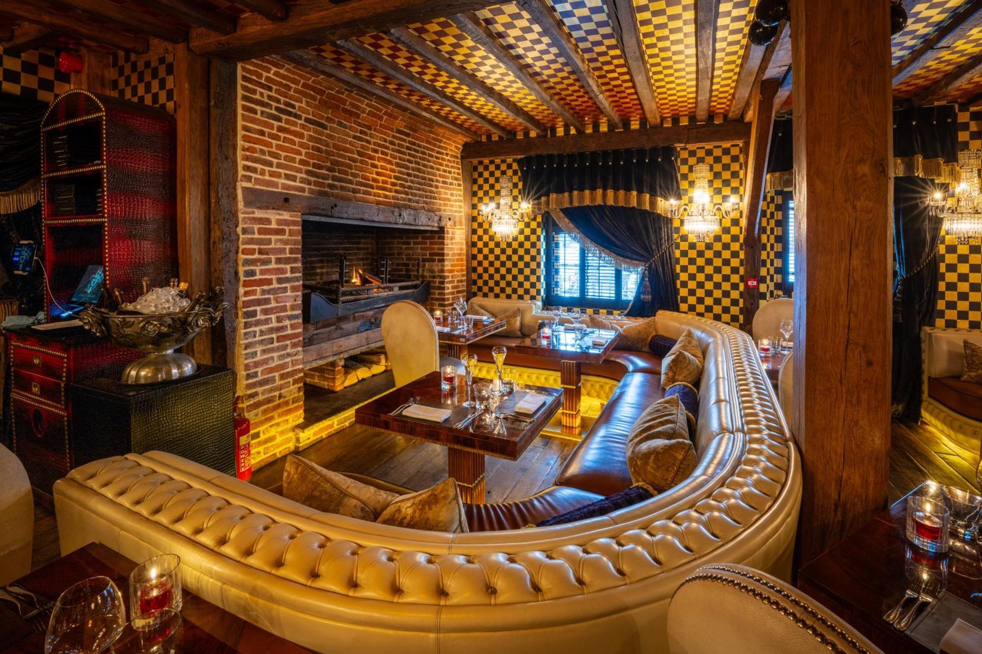 Crazy Bear Beaconsfield Hotel Exterior photo Interior of the restaurant