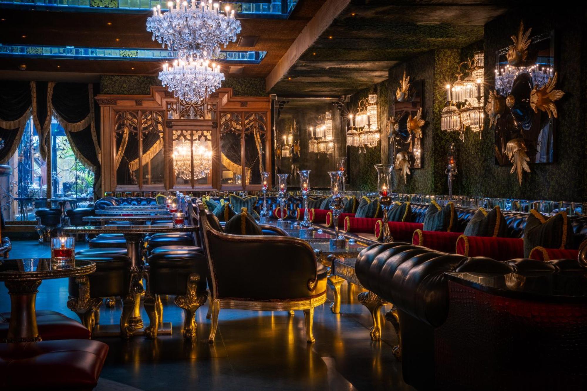 Crazy Bear Beaconsfield Hotel Exterior photo Interior of the restaurant