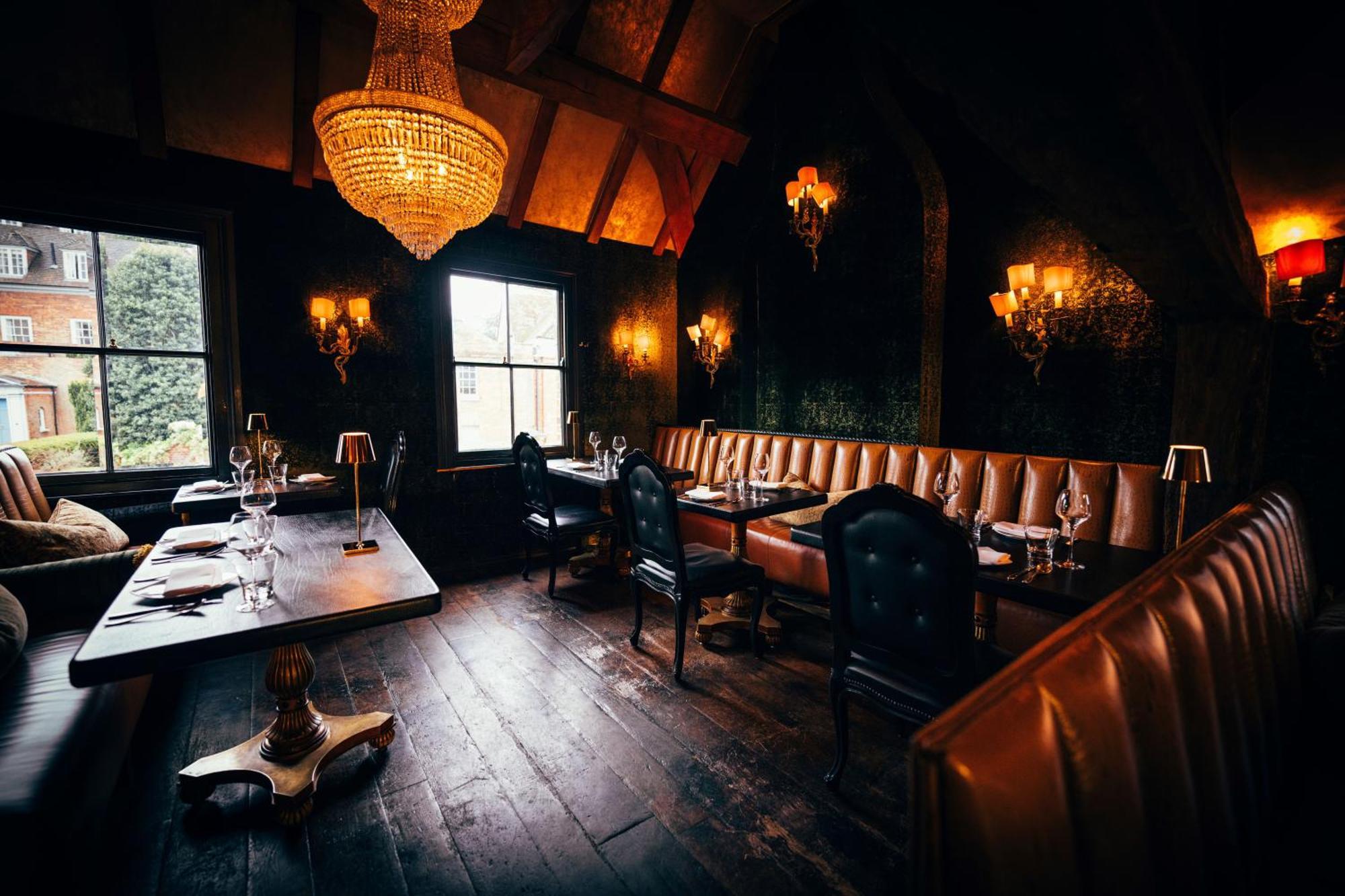 Crazy Bear Beaconsfield Hotel Exterior photo The interior of the restaurant