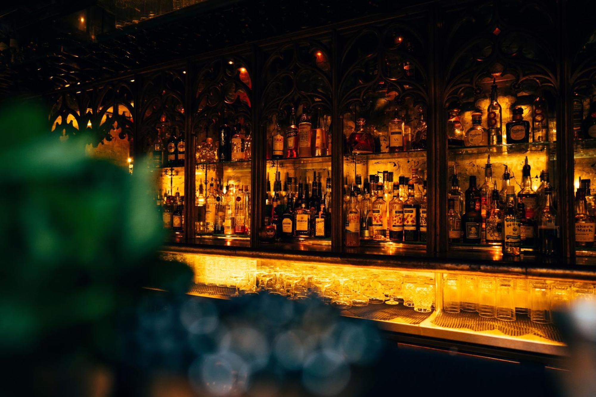 Crazy Bear Beaconsfield Hotel Exterior photo The bar at the 21 Club
