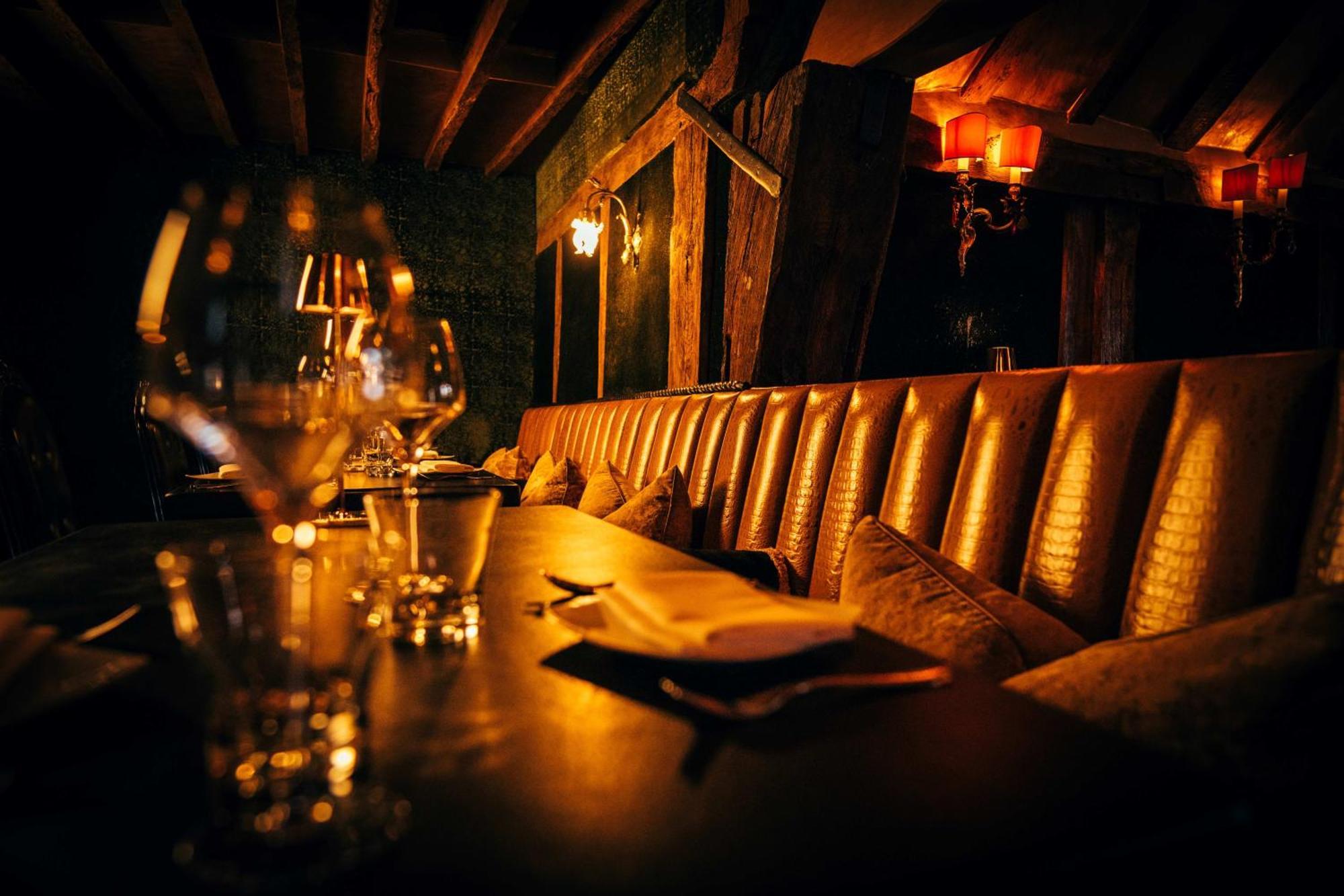 Crazy Bear Beaconsfield Hotel Exterior photo The interior of the restaurant